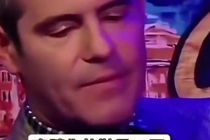 一个敢问一个敢答！🙊主持人问奥胖🍆有多长，奥胖竟直接用鞋子比划